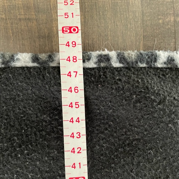 Dog Blanket with Dog Embroidery - Picture 6 of 6